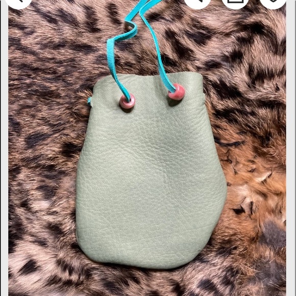 Deer leather beaded flower medicine bag pouch purse wallet opal necklace bone - Picture 4 of 5